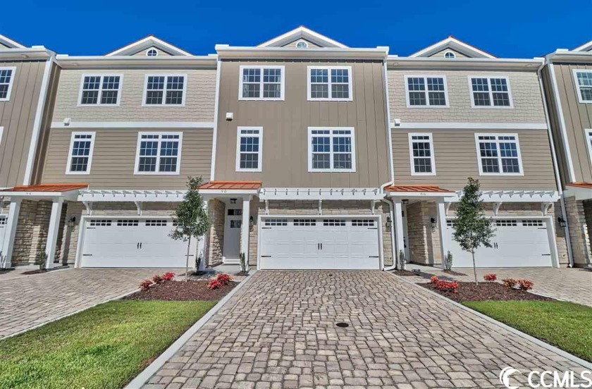 Majestic Oaks is a community which offers gracious and gated - Beach Townhome/Townhouse for sale in Murrells Inlet, South Carolina on Beachhouse.com