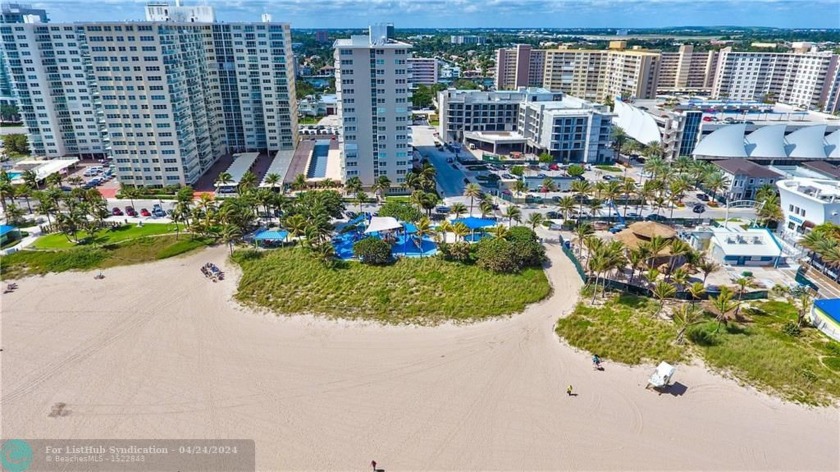 PRICED TO SELL! This penthouse condo has much to offer & the - Beach Condo for sale in Pompano Beach, Florida on Beachhouse.com
