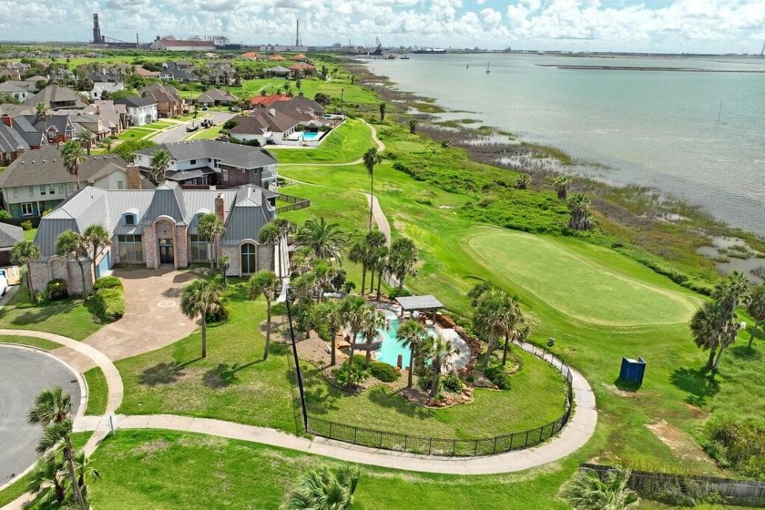 Located on the 16th hole of Northshore country club, this estate - Beach Home for sale in Portland, Texas on Beachhouse.com