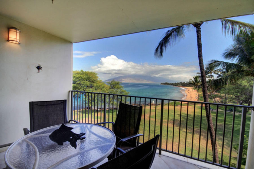 Lovely Oceanfront 2 BDRM Condo-Royal Mauian #403 - Beach Vacation Rentals in Kihei, Maui, Hawaii on Beachhouse.com