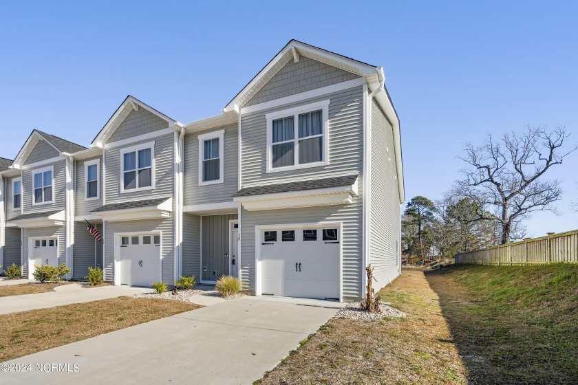 Welcome to your dream home in the heart of Hampstead.   This - Beach Townhome/Townhouse for sale in Hampstead, North Carolina on Beachhouse.com