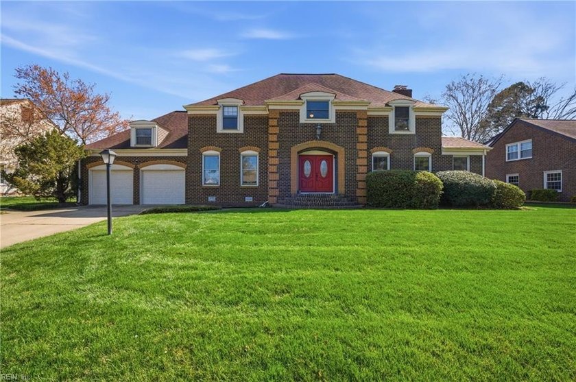 Beautiful stately all brick waterfront home located on a - Beach Home for sale in Poquoson, Virginia on Beachhouse.com