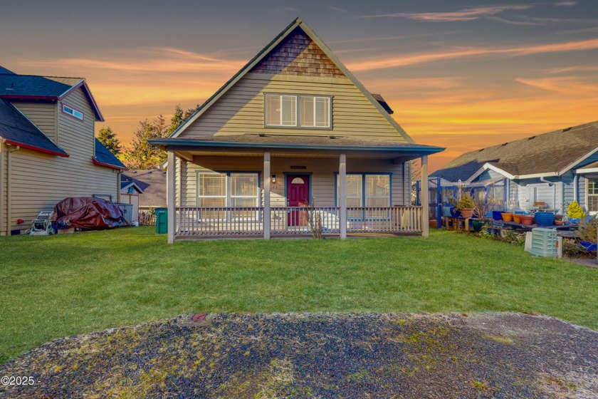 'Sleepy Starfish' is a great little vacation rental home now - Beach Home for sale in Rockaway Beach, Oregon on Beachhouse.com