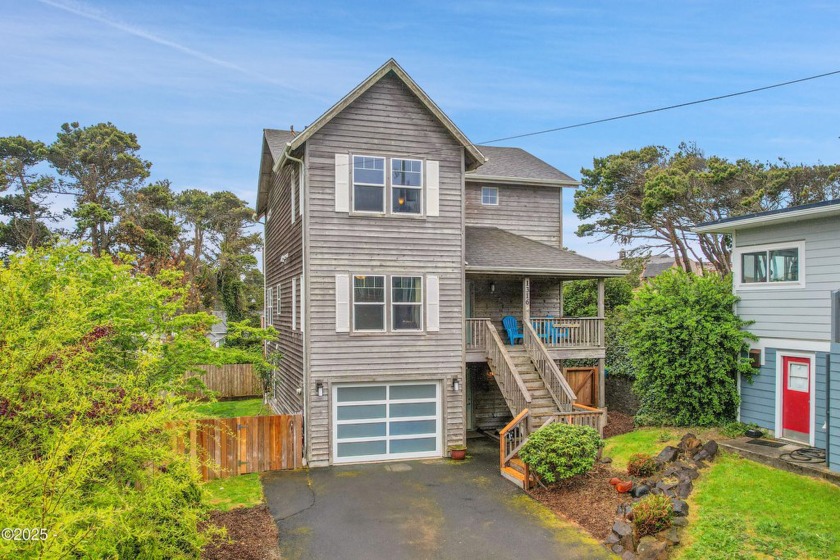 Beautifully designed Craftsman home on the Oregon Coast! Zoned - Beach Home for sale in Lincoln City, Oregon on Beachhouse.com