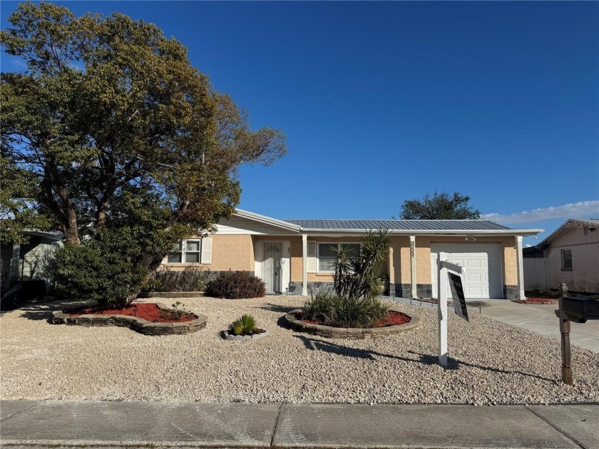 No water or flood damage from hurricane season! This - Beach Home for sale in Holiday, Florida on Beachhouse.com