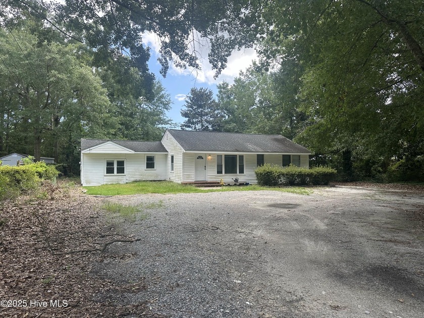 Ready to show. Priced Below Tax Value: Unique opportunity to own - Beach Home for sale in Wilmington, North Carolina on Beachhouse.com