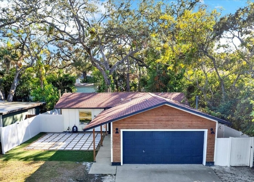 Come and knock on the door. this 3/2 Safety Harbor jewel has - Beach Home for sale in Safety Harbor, Florida on Beachhouse.com