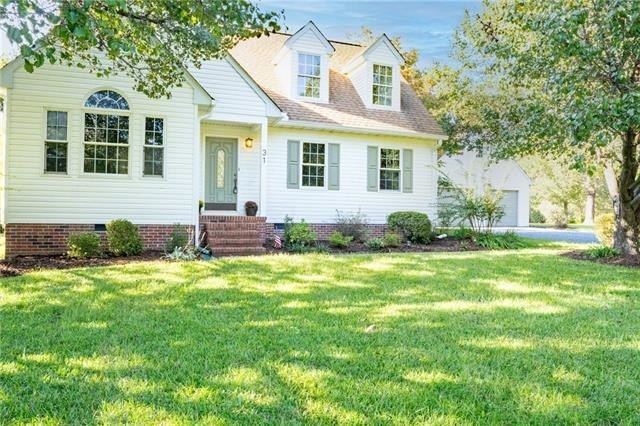 Recently updated 3 bed 2 bath home situated on a large 1.57-acre - Beach Home for sale in Hartfield, Virginia on Beachhouse.com