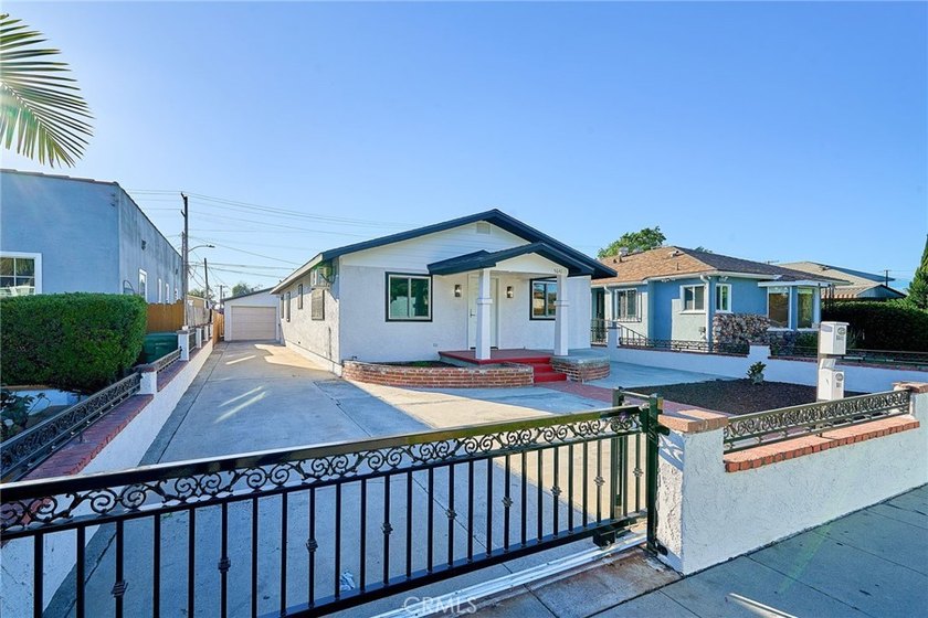 Don't missed!!! This home is a real Gem you won't find it very - Beach Home for sale in Long Beach, California on Beachhouse.com