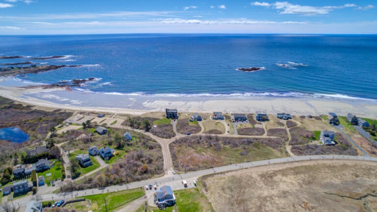 Biddeford Pool  Oceanfront cottage on an amazing 1.45 acres with - Beach Home for sale in Biddeford, Maine on Beachhouse.com