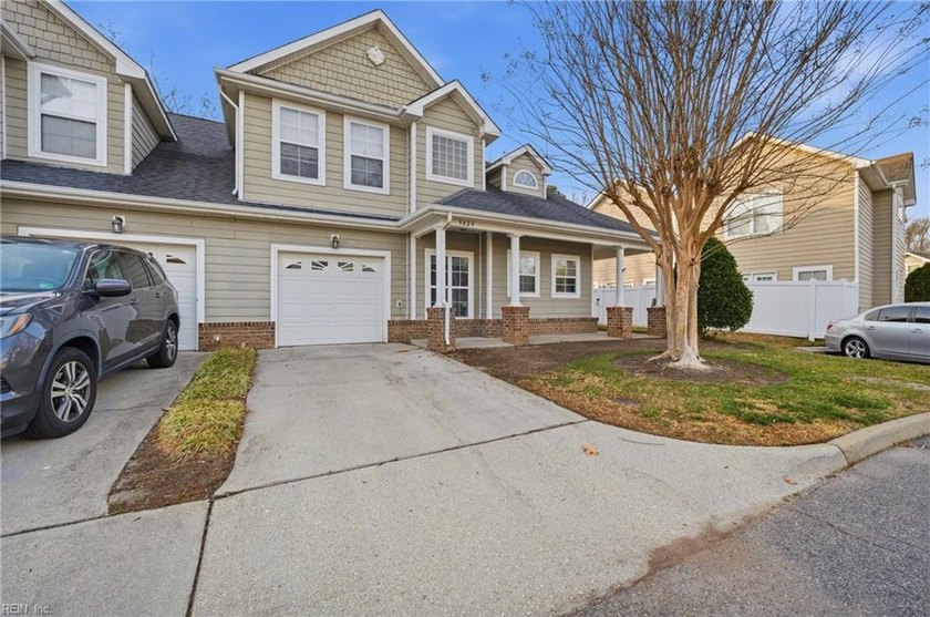 Move-in ready and fully updated! Don't miss this rare - Beach Home for sale in Virginia Beach, Virginia on Beachhouse.com