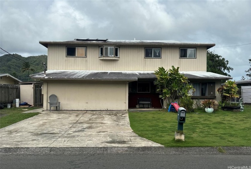 Discover this spacious 7-bedroom, 4-bath home in the desirable - Beach Home for sale in Kailua, Hawaii on Beachhouse.com