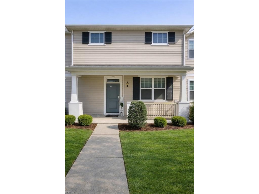 Charming 2-BEDROOM, 2.5-BATH condo in Hadley Park! Features a - Beach Condo for sale in Chesapeake, Virginia on Beachhouse.com