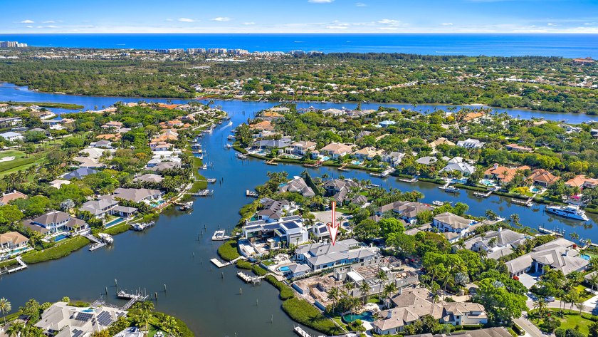 Located on a premier waterfront lot at the end of a cul-de-sac - Beach Home for sale in Jupiter, Florida on Beachhouse.com
