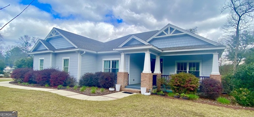 Custom built 3 bedroom, 2 bath, lake front home. Owner had the - Beach Home for sale in Waverly, Georgia on Beachhouse.com