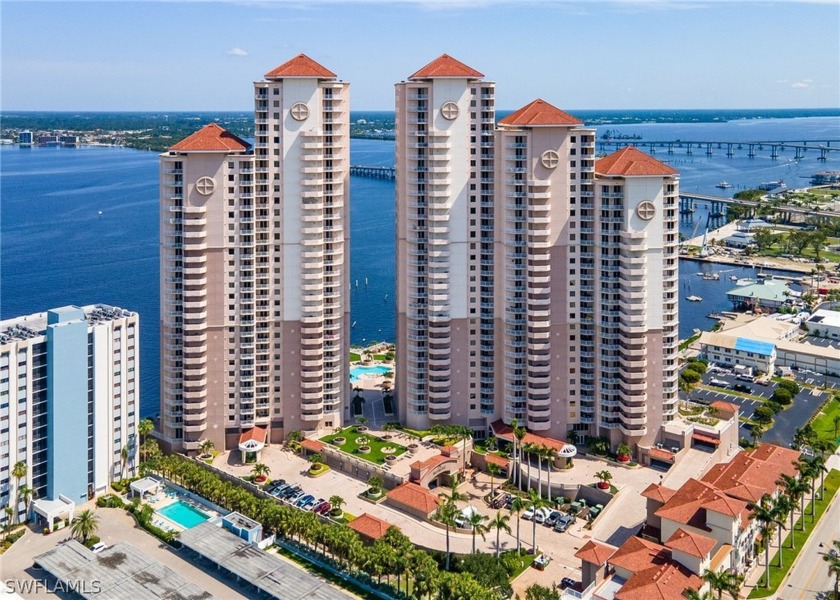 Diamond in the rough...waiting for your personal decor choices! - Beach Condo for sale in Fort Myers, Florida on Beachhouse.com