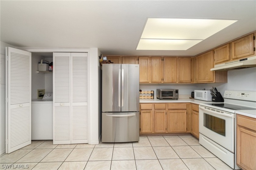 HUGE PRICE DROP! Lowest priced unit of its size in this complex! - Beach Condo for sale in Fort Myers, Florida on Beachhouse.com