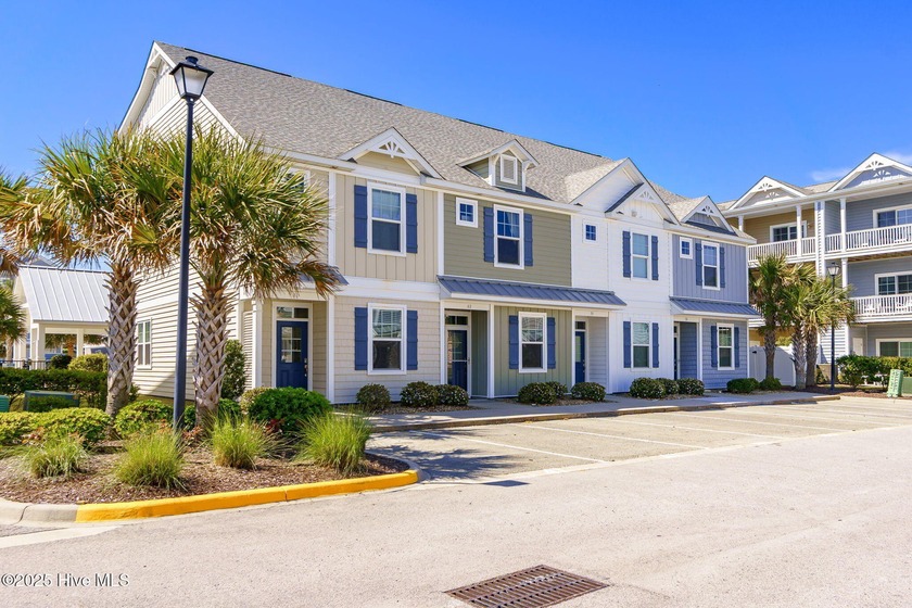 This spacious 3-bedroom, 3.5-bath end-unit townhome is ideally - Beach Townhome/Townhouse for sale in Atlantic Beach, North Carolina on Beachhouse.com