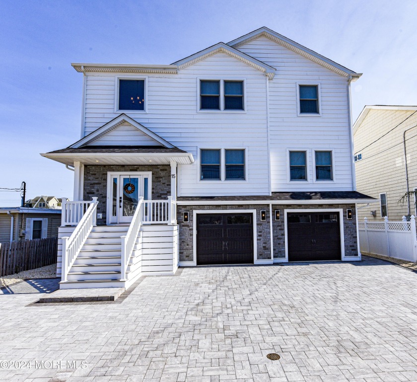 Coastal Contemporary just 1 year young with 5 bedrooms & 3.5 - Beach Home for sale in Manahawkin, New Jersey on Beachhouse.com