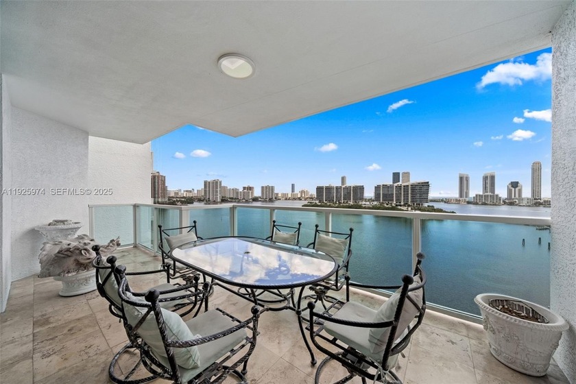 Expansive 3-bed + den, 3.5-bath residence with 3,274 SF and - Beach Other for sale in Aventura, Florida on Beachhouse.com