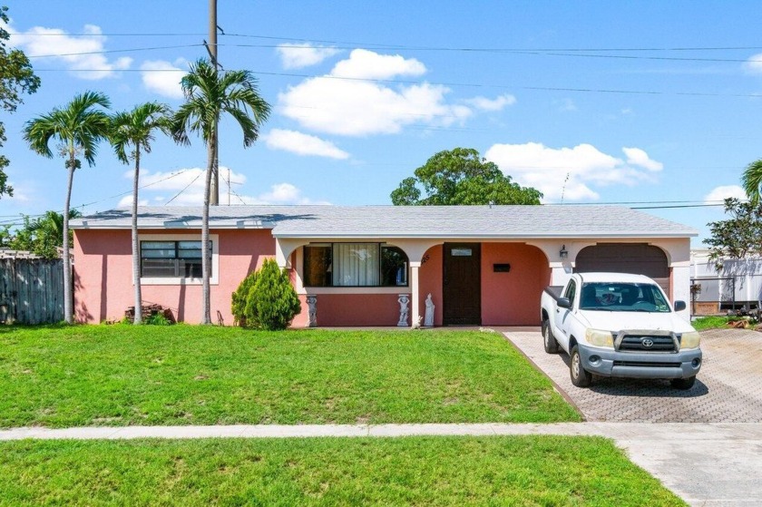 This spacious 3 bedroom 2 bath + Den Space home  on a quiet - Beach Home for sale in Deerfield Beach, Florida on Beachhouse.com