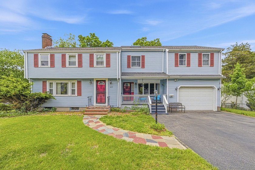 Great opportunity to own this Colonial style single family home - Beach Home for sale in Weymouth, Massachusetts on Beachhouse.com