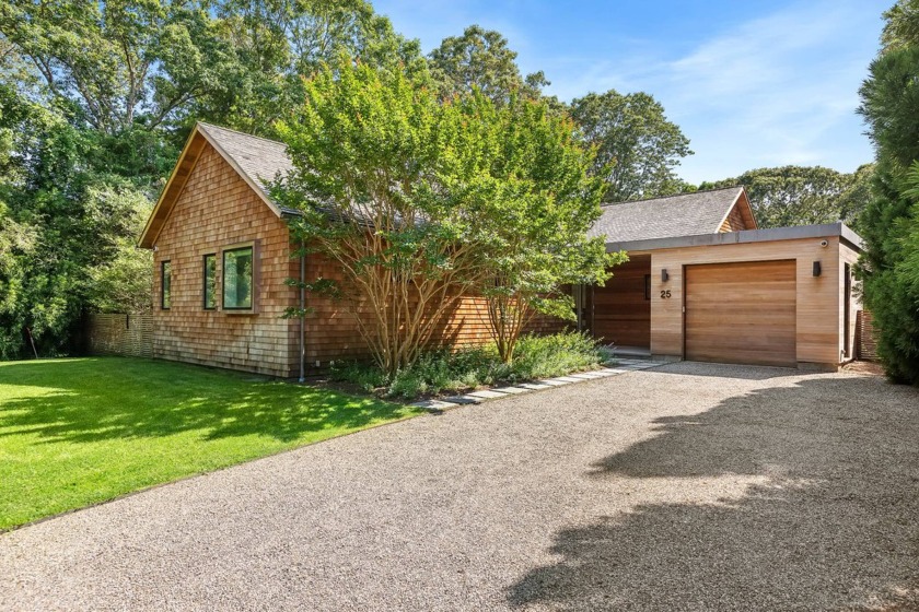 This custom home epitomizes the essence of true indoor/outdoor - Beach Home for sale in East Hampton, New York on Beachhouse.com