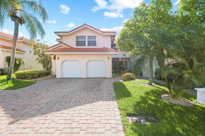Bright and spacious coach home with stunning long lake views - Beach Home for sale in Boca Raton, Florida on Beachhouse.com