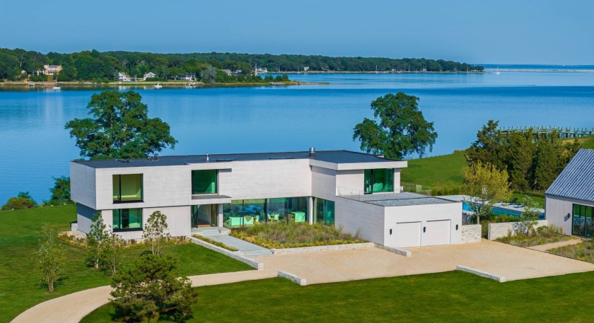 One Pandion is a truly exceptional and rare offering. Nowhere - Beach Home for sale in Shelter Island, New York on Beachhouse.com