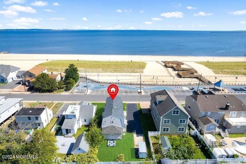 LOCATION - LOCATION - LOCATION - WATERFRONT - WATERVIEW - NYC - Beach Home for sale in Union Beach, New Jersey on Beachhouse.com