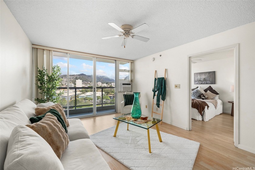 Welcome to the perfect blend of comfort and convenience! Enjoy a - Beach Condo for sale in Honolulu, Hawaii on Beachhouse.com