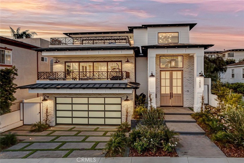 Welcome to this luxurious and thoughtfully designed property - Beach Home for sale in Hermosa Beach, California on Beachhouse.com