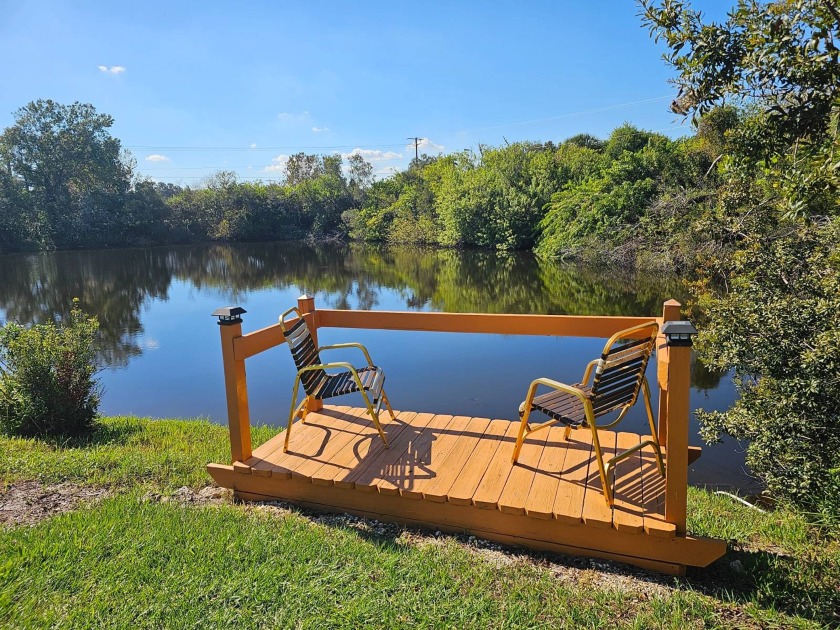 Step into contemporary comfort with this 2016 double-wide - Beach Home for sale in Ruskin, Florida on Beachhouse.com
