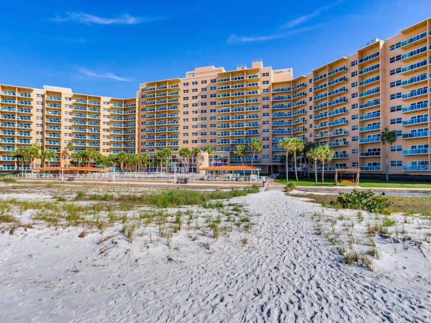 YOUR PERFECT COZY BEACH GETAWAY AWAITS YOU! Immerse yourself in - Beach Condo for sale in Clearwater, Florida on Beachhouse.com