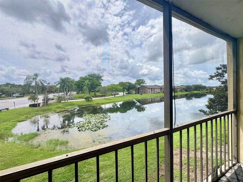 Enjoy a great lake view from this unit. 2 bedrooms - 2 bathrooms - Beach Condo for sale in Sunrise, Florida on Beachhouse.com