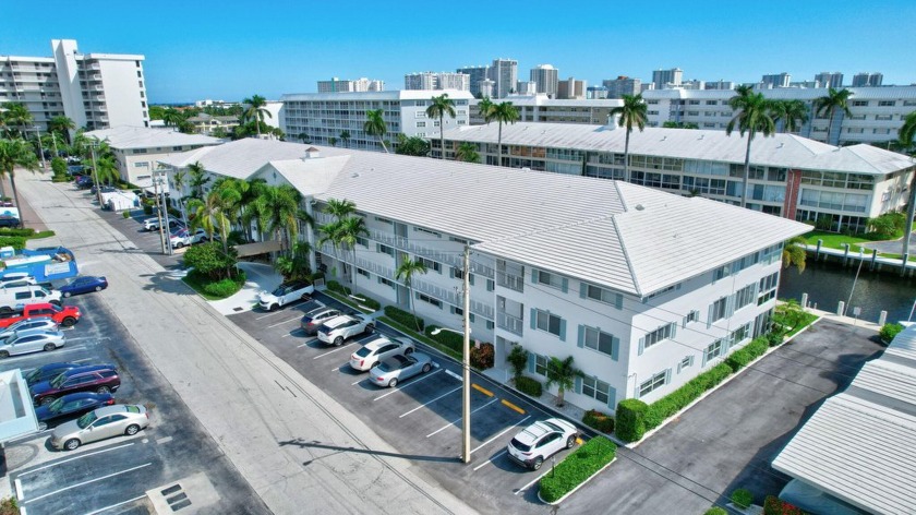 Looking for the perfect place to dock your boat? This boutique - Beach Condo for sale in Fort Lauderdale, Florida on Beachhouse.com