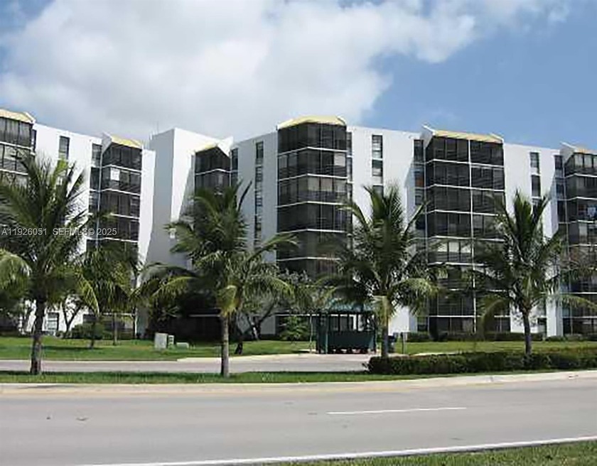 55+ COMMUNITY - EXCEPTIONAL 2-BEDROOM RESIDENCE IN PRIME - Beach Condo for sale in Aventura, Florida on Beachhouse.com