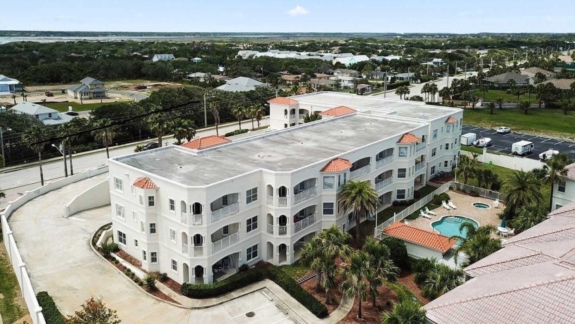 A Deluxe Corner Unit,3 Bedroom 2 Bath Flat,10ft Ceilings,Cherry - Beach Condo for sale in St Augustine, Florida on Beachhouse.com