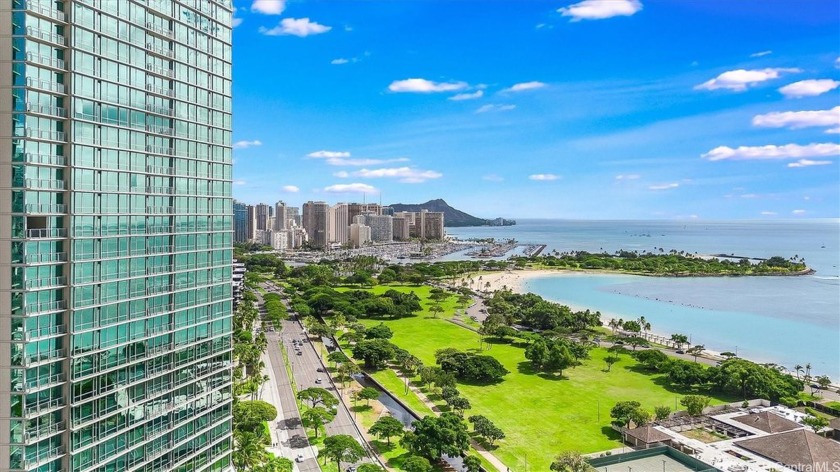 Welcome home to this beautiful & spacious apartment at Hokua! - Beach Condo for sale in Honolulu, Hawaii on Beachhouse.com