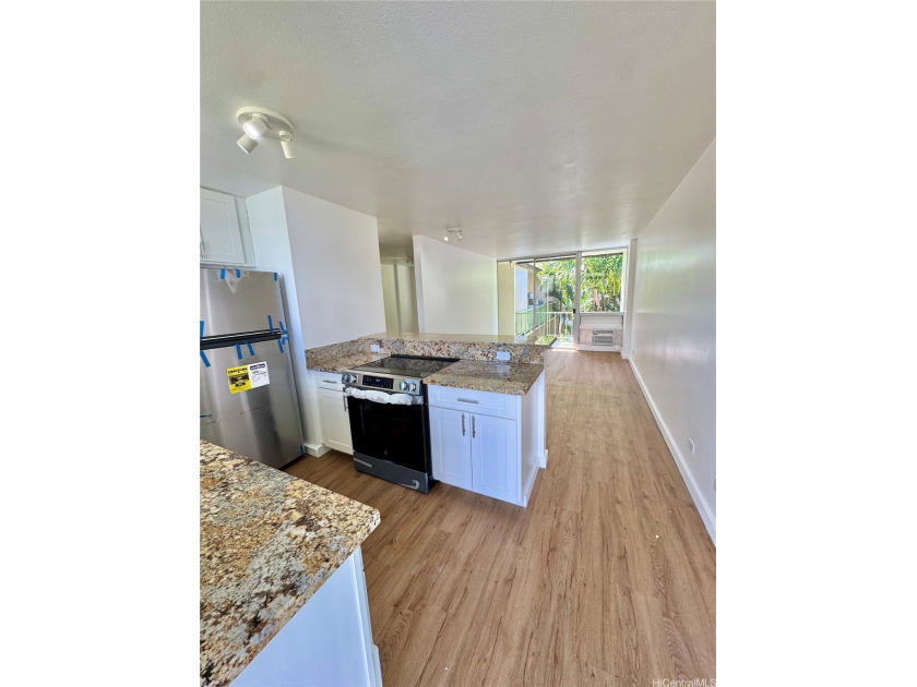 Welcome to Makiki Palms! 100% hurricane insurance coverage. This - Beach Condo for sale in Honolulu, Hawaii on Beachhouse.com