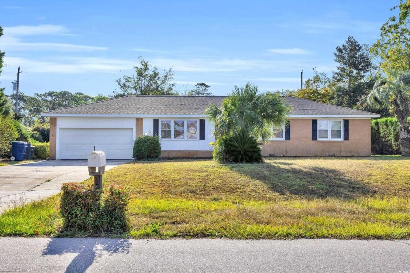 The perfect blend of comfort and convenience in this charming - Beach Home for sale in Myrtle Beach, South Carolina on Beachhouse.com