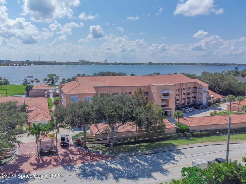 Over 2300 SQ ft ground floor, end unit, upgraded and move in - Beach Condo for sale in Merritt Island, Florida on Beachhouse.com