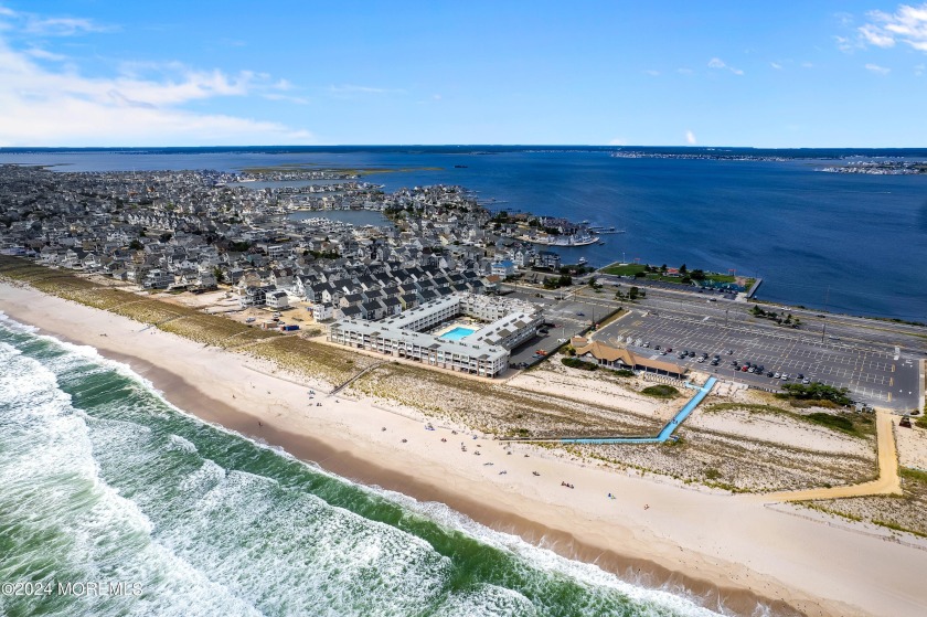 Ocean Club at Mantoloking offers private condominium ownership - Beach Condo for sale in Mantoloking, New Jersey on Beachhouse.com