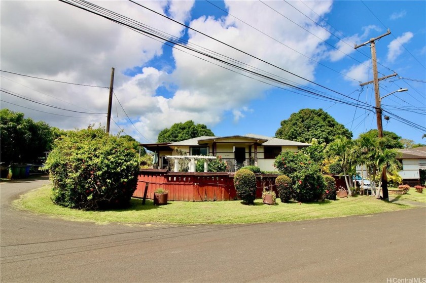 Experience the charm of Northshore country living in the - Beach Home for sale in Waialua, Hawaii on Beachhouse.com