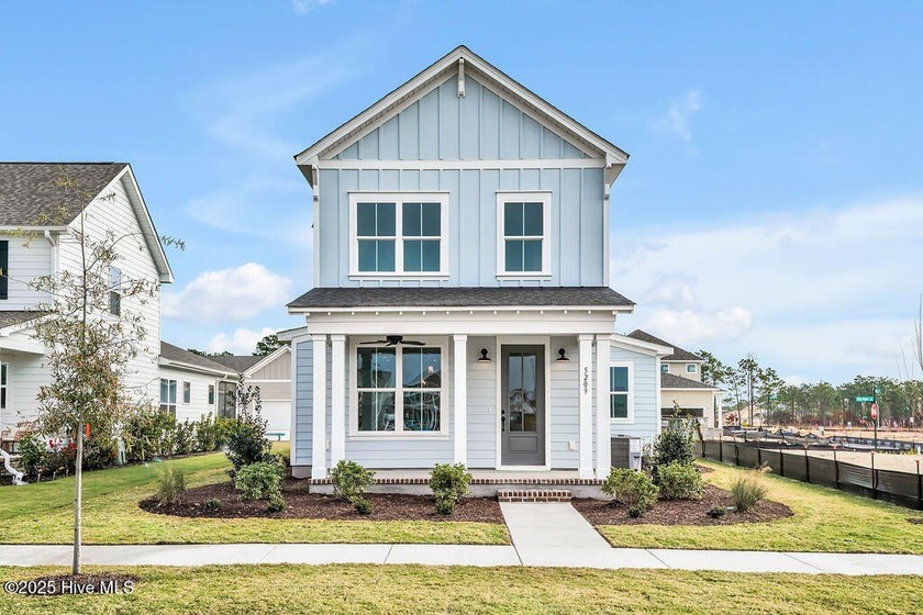 Quick Move-In, new construction home in Riverlights! Move In and - Beach Home for sale in Wilmington, North Carolina on Beachhouse.com
