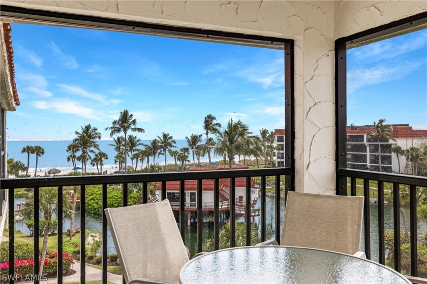 This top-floor Pointe Santo condominium boasts stunning Gulf and - Beach Condo for sale in Sanibel, Florida on Beachhouse.com