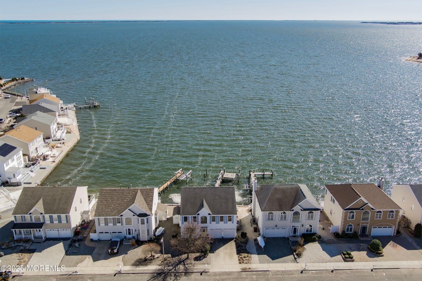 Calling all Philly, Atlantic City, and NYC buyers! *Turnkey! - Beach Home for sale in Bayville, New Jersey on Beachhouse.com