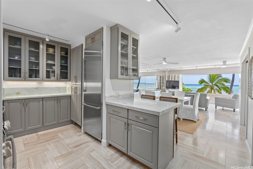 World Class Luxury Living on Hawaii's Premier Gold Coast. The - Beach Condo for sale in Honolulu, Hawaii on Beachhouse.com