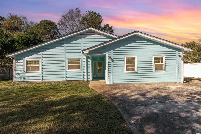 Freshly remodeled home in beautiful CAROPINES neighborhood - Beach Home for sale in Myrtle Beach, South Carolina on Beachhouse.com