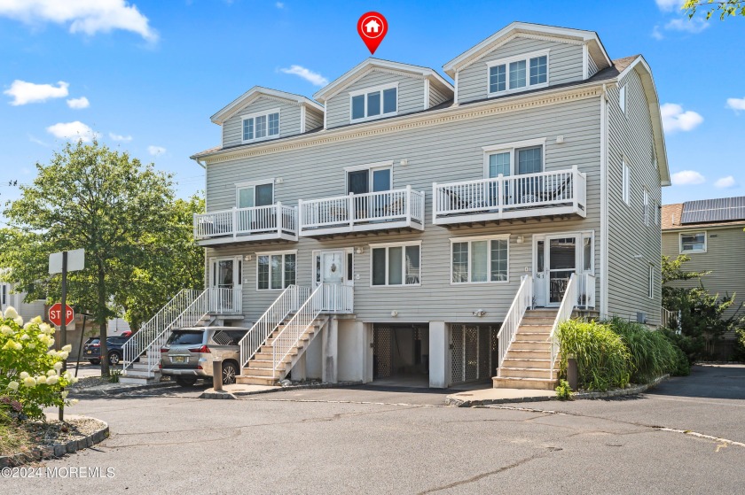 Fabulous 3-level bayside retreat in Highlands on the Bay - Beach Condo for sale in Highlands, New Jersey on Beachhouse.com